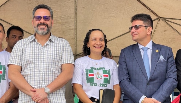 Ao lado de Gladson, Alan Rick participa da festa de aniversário de 109 anos de Tarauacá